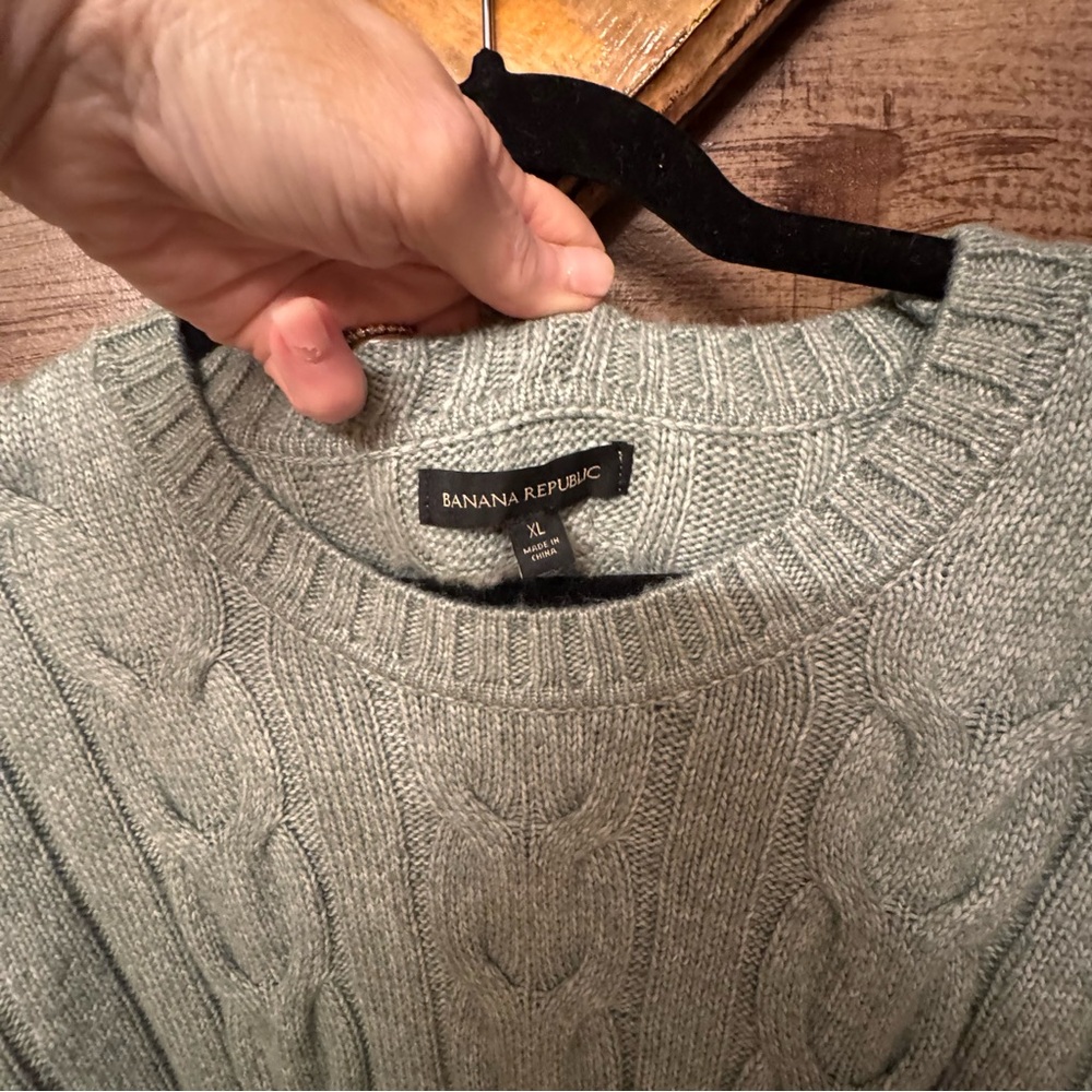 Banana republic sweater - Picture 2 of 6